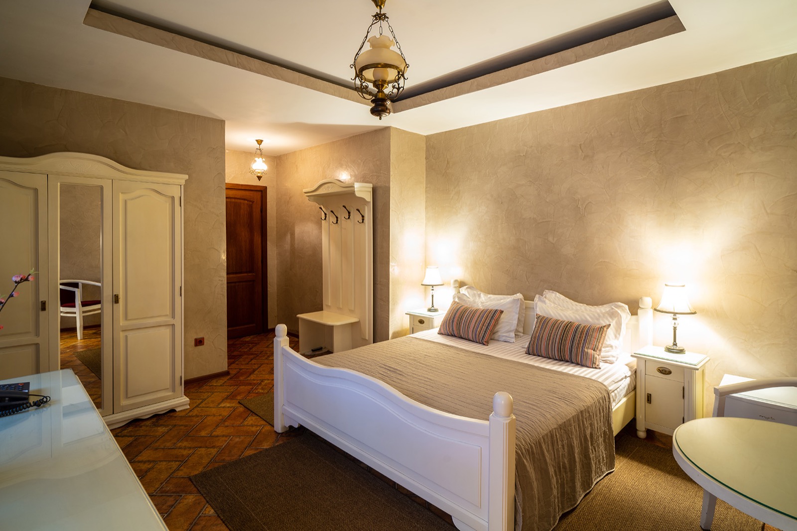 Cameră la Hotel Europa din Târgu Jiu