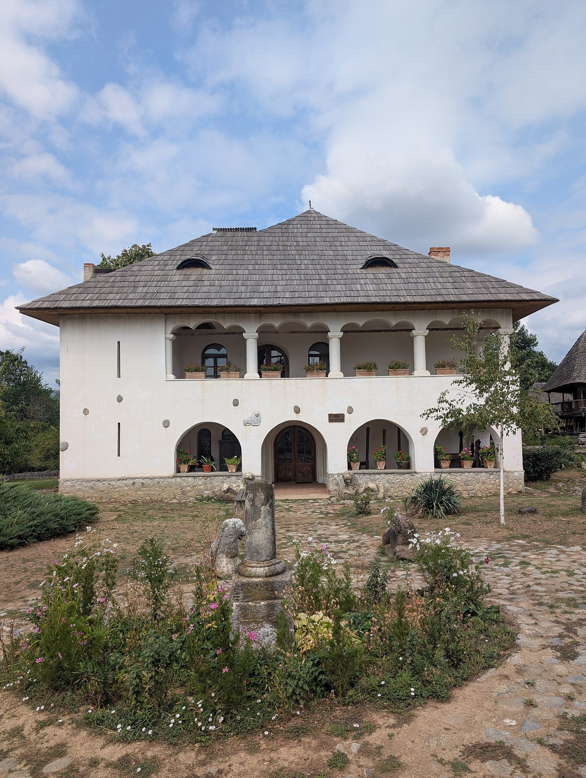 Casa Gheorghe Tătărescu, în Muzeul Arhitecturii Populare din Gorj, Curtișoara